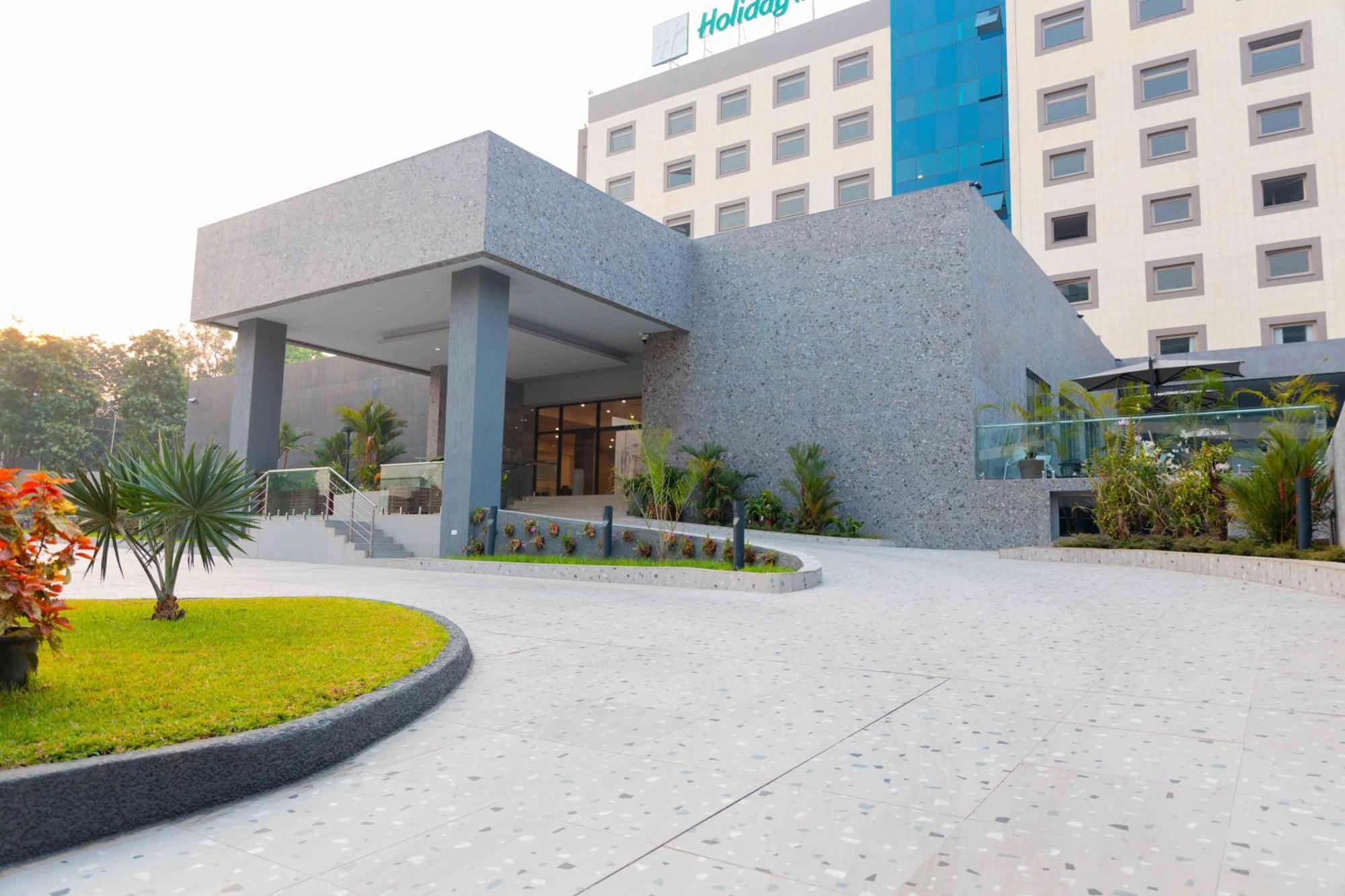 Palms By Eagles Airport City, Formerly Holiday Inn Άκρα Εξωτερικό φωτογραφία